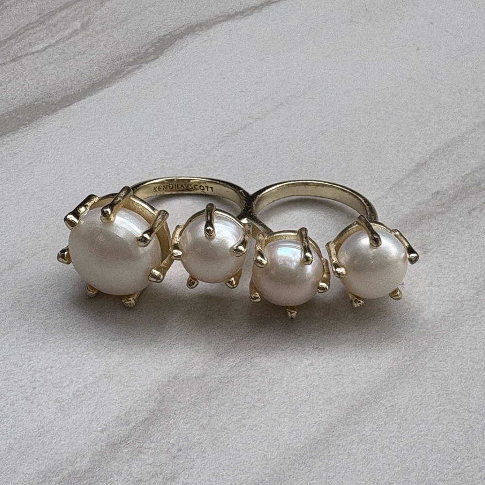 Kendra Scott Gold and White Pearl Ring